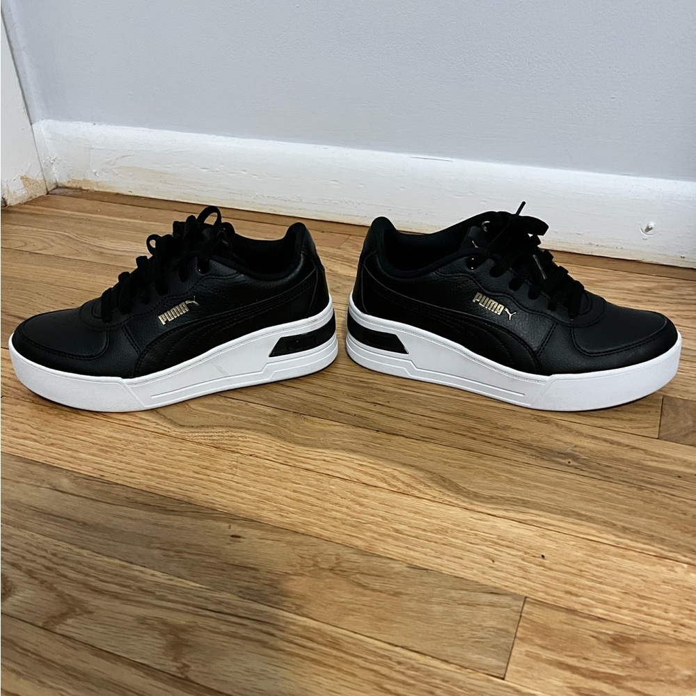 Puma platform sneaker - black and white - size 6.5